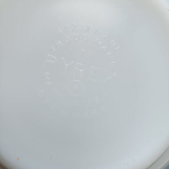 Pyrex Red Vintage 1.5 Qt Mixing Nesting Bowl A-23 Ovenware #402 - Picture 5 of 5